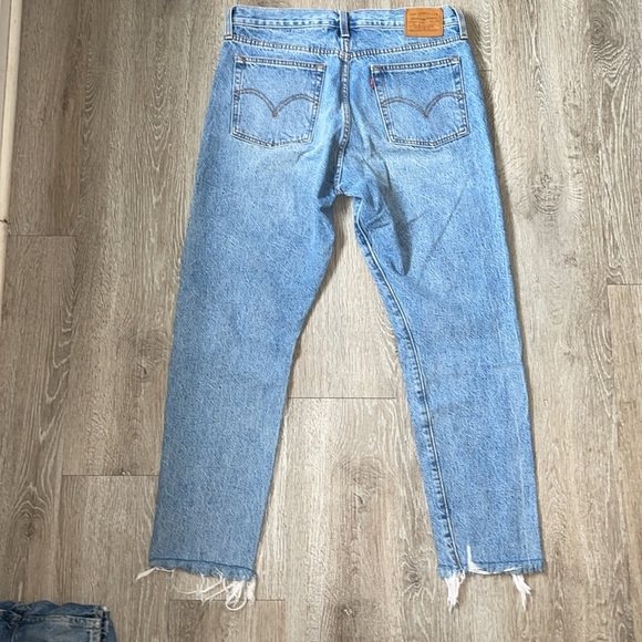 Levi's Womens Wedgie Jeans High Rise Ankle Length Fray Raw Hem Size 31 blue - Picture 8 of 8